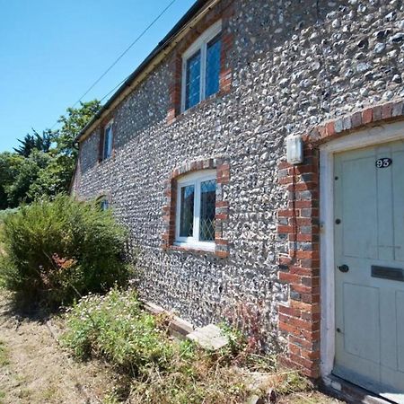 Wish Cottage Ratton Exterior photo